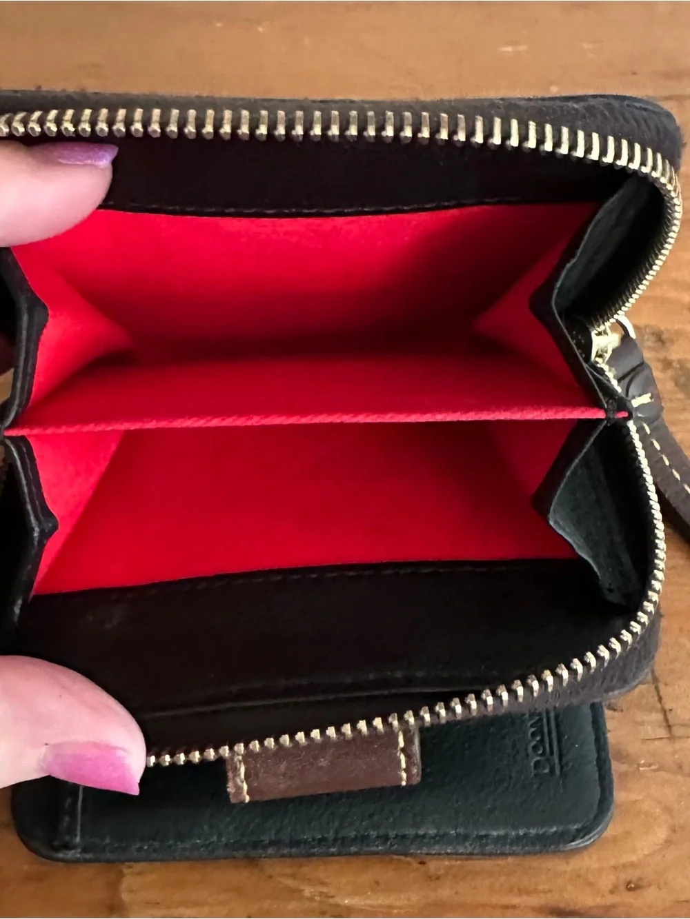 Dooney & Bourke classic dooney